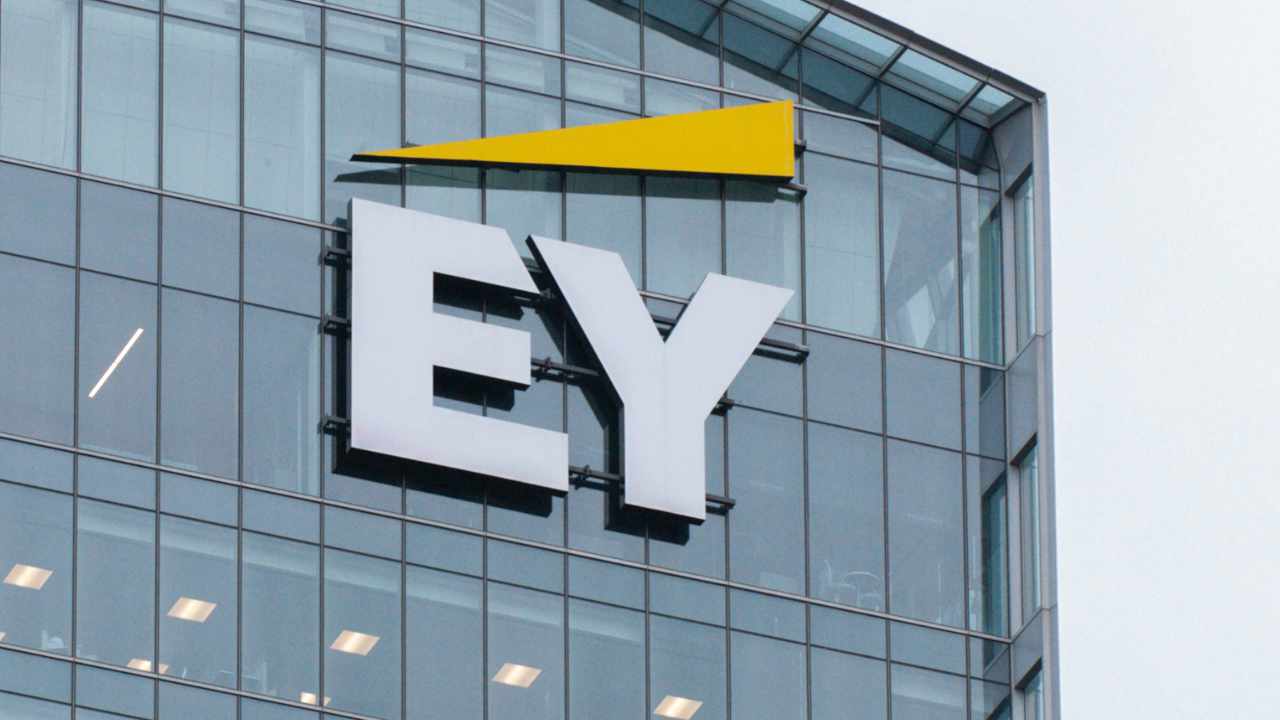 Logo EY